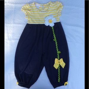 🌼 "Pick some flowers" 🌼Bonnie Baby Outfit 24M